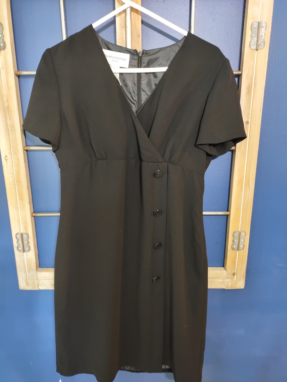 Evan Picone Black V-Neck Short Sleeve Button Dress